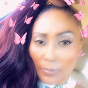 Meet your Posher, Casandra